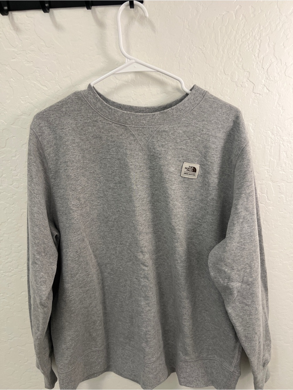 The North Face women’s Heather Gray Crewneck Sweatshirt - Picture 4 of 12